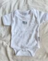 Romper-met-naam-bestellen-kraamcadeau-baby-rompertje-wit