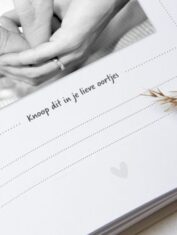 Pink-Peach-Mijn-Kraamtijd-invulboek-Linnen Taupe-binnenkant3