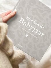 Pink Peach invulboek_Mijn-Babyjaar-Linnen Leopard